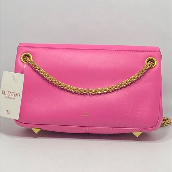 Valentino Garavani VLogo Leather Shoulder Bag - Picture 7 of 15